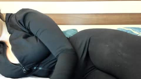 00ingrid00 online show from 02.19.25