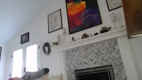 Aurora Willows online show from 10.03.25