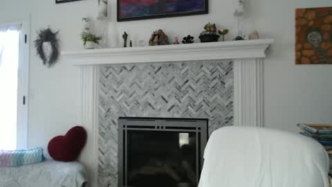 Aurora Willows online show from 03.13.26