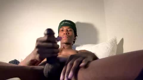 Snapshot of 13waystodie chatting on 10.04.25 13 online show from 10.04.25