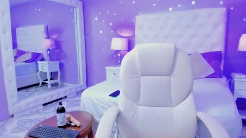 Scarlette  online show from 01.11.25