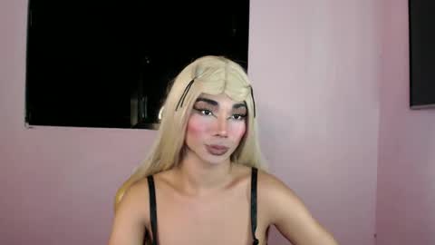 Snapshot of 18_nicole chatting on 02.20.25 barbie online show from 02.20.25