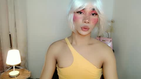 Snapshot of 18_nicole chatting on 11.22.25 barbie online show from 11.22.25