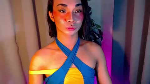 Snapshot of 18_nicole chatting on 04.01.26 barbie online show from 04.01.26