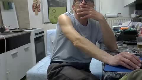 Snapshot of 1973man chatting on 03.01.26 1973man online show from 03.01.26