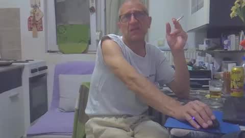 Snapshot of 1973man chatting on 05.30.26 1973man online show from 05.30.26