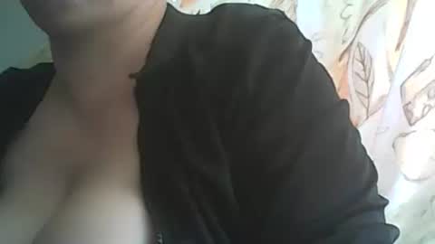 Snapshot of 1deluxepussy chatting on 09.23.25 Deluxepussy online show from 09.23.25