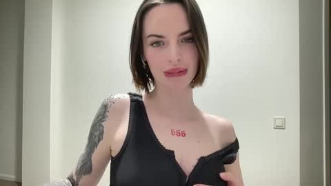 DOVE online show from 11.11.25