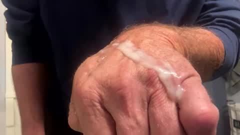 1hunglo412 online show from 10.28.25