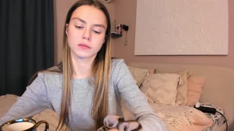 Lily 3 online show from 12.10.24