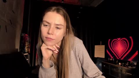 Lily 3 online show from 01.19.25