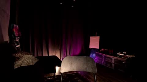 Lily 3 online show from 01.30.25