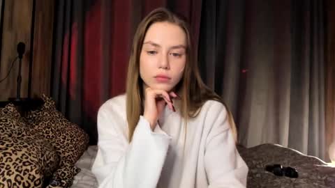 Lily 3 online show from 02.28.25