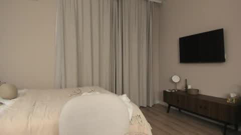 Lily 3 online show from 09.27.25