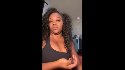 Snapshot of 1lookurhooked chatting on 03.09.26 Lillycakes online show from 03.09.26