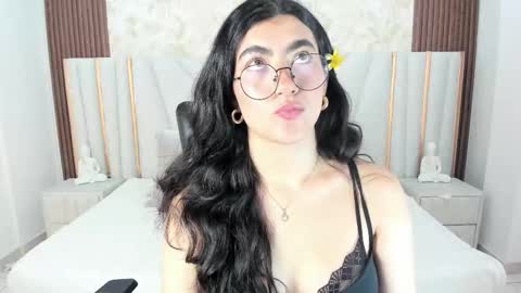 Snapshot of 1m_emily chatting on 02.11.25 . online show from 02.11.25