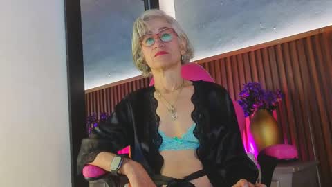 Miss Monserrate online show from 04.17.26