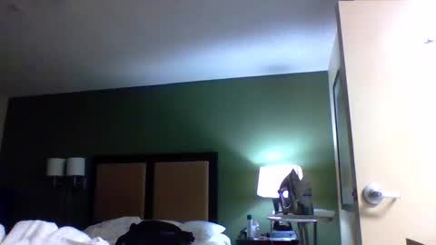 TheShyOne18 online show from 09.13.25