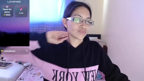 Snapshot of 1sasha_grey__1 chatting on 02.05.25 paola online show from 02.05.25