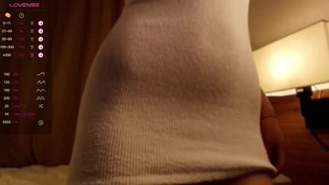 Snapshot of 1slavicdoll chatting on 10.28.25 VICTORIA online show from 10.28.25