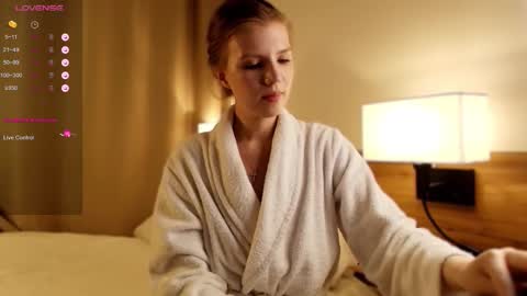 Snapshot of 1slavicdoll chatting on 11.07.25 VICTORIA online show from 11.07.25