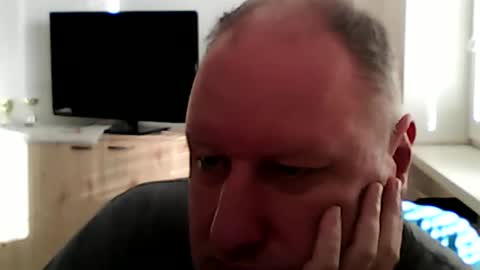 Snapshot of 1vaso chatting on 10.13.25 1vaso online show from 10.13.25