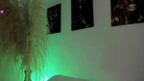 Snapshot of 1wayra chatting on 02.08.25 1wayra online show from 02.08.25