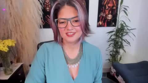 Snapshot of 1wayra chatting on 11.15.25 1wayra online show from 11.15.25