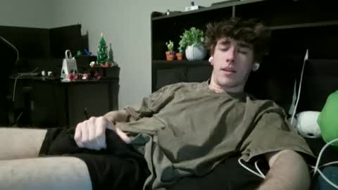 Snapshot of 2004twink chatting on 04.13.26 2004twink online show from 04.13.26