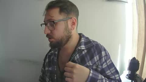 Snapshot of 21jus chatting on 11.15.25 21jus online show from 11.15.25