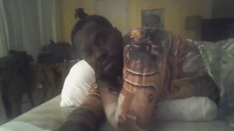 Snapshot of 242doggy242 chatting on 11.16.25 420 Bbc online show from 11.16.25