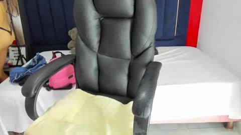 Snapshot of 24isabella chatting on 02.12.25 Isabella online show from 02.12.25