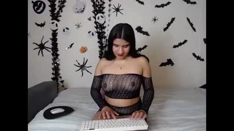 25melin online show from 10.21.25