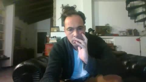 Snapshot of 27lv27 chatting on 12.22.25 27lv27 online show from 12.22.25