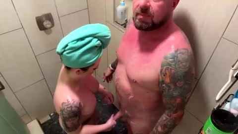 Snapshot of 2freakycouple24 chatting on 09.22.25 Zak and Raegan online show from 09.22.25