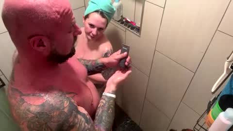 Snapshot of 2freakycouple24 chatting on 10.09.25 Zak and Raegan online show from 10.09.25