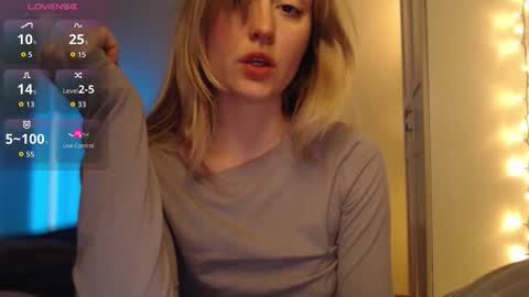 Snapshot of 2kepler22b chatting on 02.11.26 . online show from 02.11.26