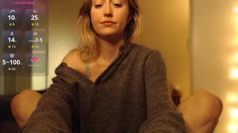 Snapshot of 2kepler22b chatting on 02.14.26 . online show from 02.14.26