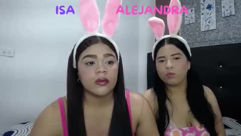 Snapshot of 2moons_full_of_love chatting on 01.09.26 2moons_full_of_love online show from 01.09.26