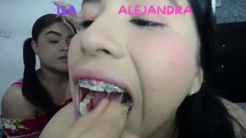 Snapshot of 2moons_full_of_love chatting on 01.10.26 2moons_full_of_love online show from 01.10.26