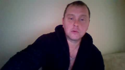 Snapshot of 2ndlipeater chatting on 10.12.25 Girts online show from 10.12.25