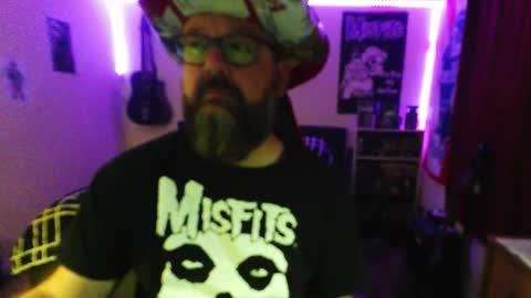 Snapshot of 3ndlessmike chatting on 11.16.25 3ndlessmike online show from 11.16.25