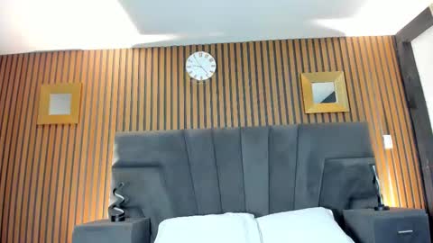 Snapshot of 3x_naxa chatting on 10.10.25 3X NAXAA online show from 10.10.25