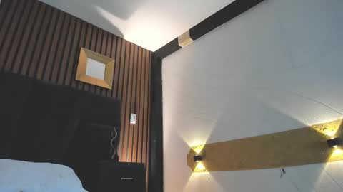 Snapshot of 3x_naxa chatting on 11.04.25 3X NAXAA online show from 11.04.25