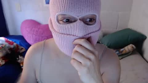 Snapshot of 666maskgirl chatting on 01.03.25 SHANNON online show from 01.03.25