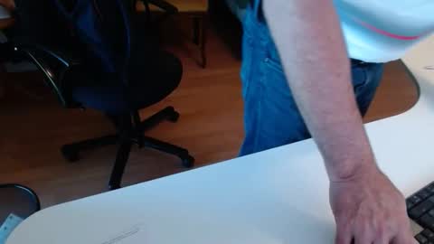 Snapshot of 69pifpaf chatting on 09.17.25 69pifpaf online show from 09.17.25