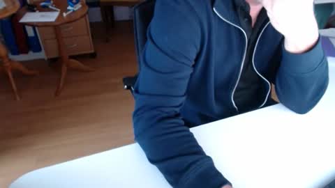 Snapshot of 69pifpaf chatting on 11.17.25 69pifpaf online show from 11.17.25