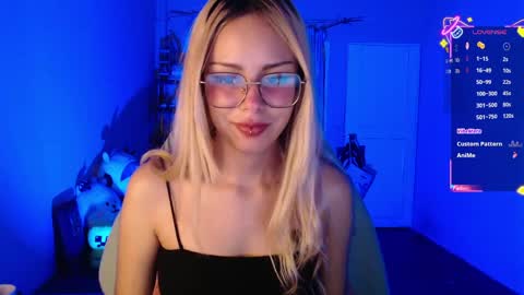 Snapshot of 7hana7 chatting on 03.12.26 Hana online show from 03.12.26