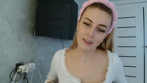 7melania online show from 10.07.25