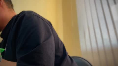 Snapshot of 7znkbob chatting on 03.01.25 bob big head online show from 03.01.25